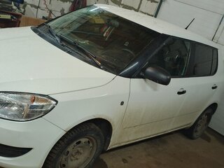 2012 Skoda Fabia II Рестайлинг, белый, 355000 рублей, вид 3