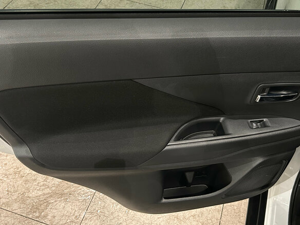 2022 Mitsubishi Outlander III Рестайлинг 3, белый, 2369000 рублей - вид 11