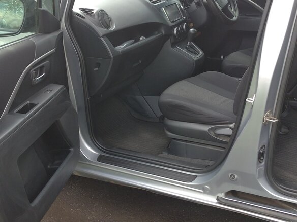 2011 Mazda Premacy III (CW), серебристый, 900000 рублей - вид 5