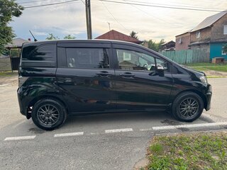 2015 Honda Freed Spike I Рестайлинг 2, чёрный, 1330000 рублей, вид 4