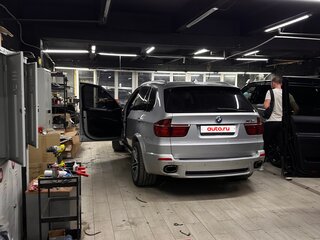 2007 BMW X5 3.0d II (E70), серебристый, 2200000 рублей, вид 2