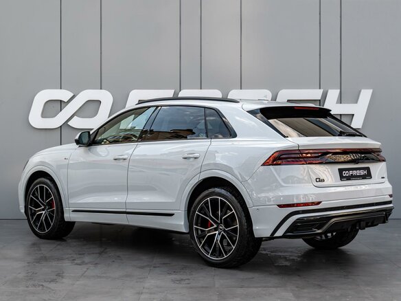 2021 Audi Q8 55 TFSI I (4M), белый, 9750000 рублей - вид 1