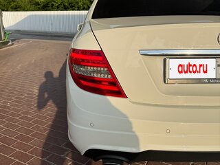 2011 Mercedes-Benz C-Класс 180 BlueEFFICIENCY III (W204) Рестайлинг, белый, 1750000 рублей, вид 4