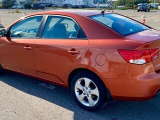 2010 Kia Cerato 4-speed II, оранжевый, 775000 рублей, вид 4