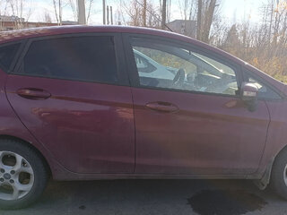 2011 Ford Fiesta Mk6, красный, 590000 рублей, вид 4