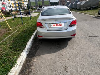 2014 Hyundai Solaris I Рестайлинг, серебристый, 800000 рублей, вид 3
