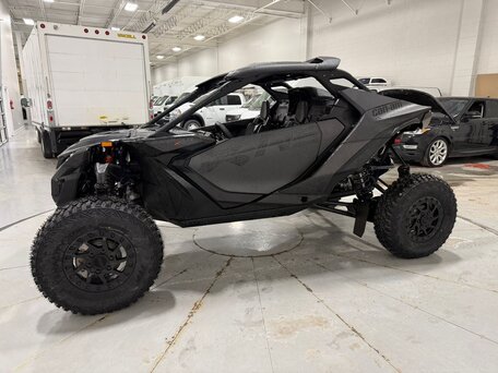 2026 BRP Can-Am Maverick R X RS SAS, чёрный, 5000000 рублей, вид 1