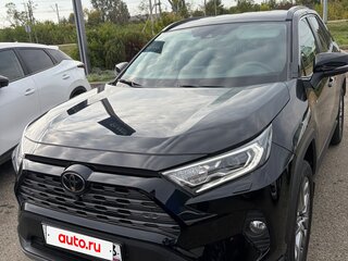 2021 Toyota RAV4 V (XA50), чёрный, 3590000 рублей, вид 3