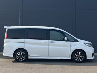 2019 Honda Stepwgn Spada V Рестайлинг, белый, 1980000 рублей, вид 4
