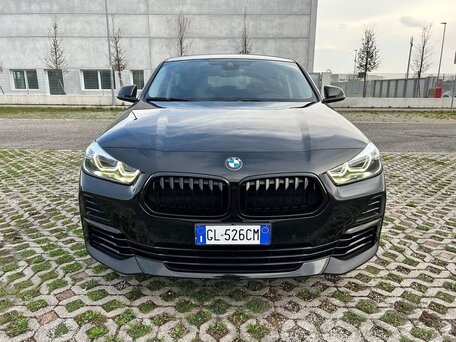 2022 BMW X2 sDrive18d I (F39), чёрный, 2824000 рублей, вид 2