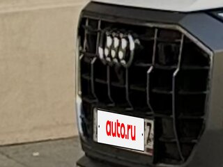 2021 Audi Q8 45 TDI I (4M), белый, 7050000 рублей, вид 3