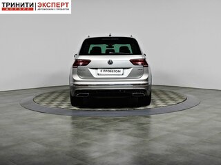 2020 Volkswagen Tiguan II, серебристый, 3097000 рублей, вид 4