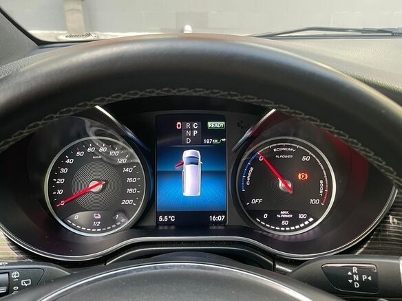 2021 Mercedes-Benz EQV Long 300 длинный I, чёрный, 9000000 рублей - вид 2