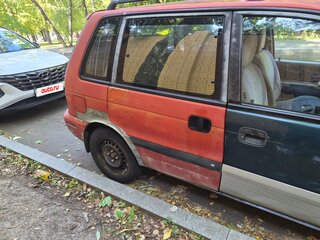1992 Mitsubishi Space Runner I, красный, 100000 рублей, вид 2