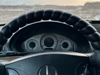 2002 Mercedes-Benz E-Класс 240 III (W211, S211), чёрный, 630000 рублей, вид 2