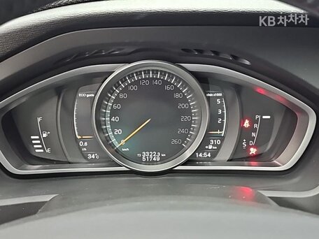 2018 Volvo V40 II Рестайлинг, серый, 1230000 рублей, вид 5