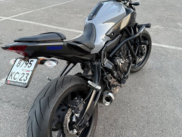 2017 Yamaha MT-07 (FZ-07), серый, 700000 рублей - вид 1