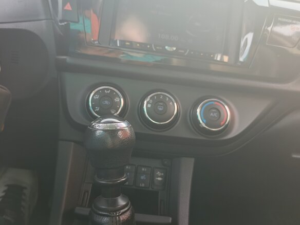 2013 Toyota Corolla XI (E160, E170, E180), чёрный, 1100000 рублей - вид 12