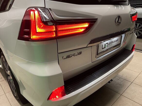 2018 Lexus LX 570 III Рестайлинг 2, белый - вид 11