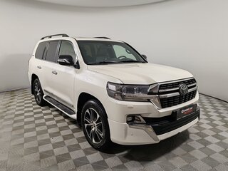 2020 Toyota Land Cruiser 200 Series Рестайлинг 2, белый, 4999000 рублей, вид 3