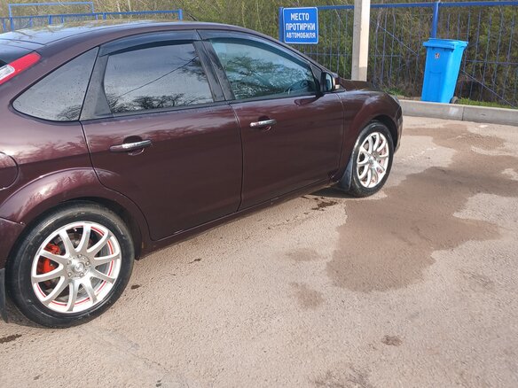 2010 Ford Focus II Рестайлинг, фиолетовый, 700000 рублей - вид 2