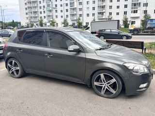 2010 Kia Ceed I Рестайлинг, серебристый, 680000 рублей, вид 3