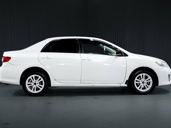 2013 Toyota Corolla X (E140, E150) Рестайлинг, белый - вид 7