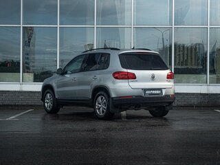 2011 Volkswagen Tiguan I Рестайлинг, серебристый, 975000 рублей, вид 2