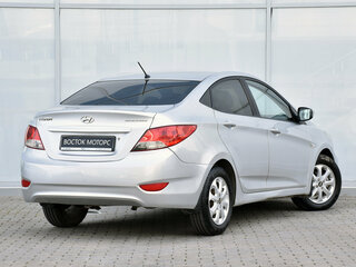 2011 Hyundai Solaris I, серебристый, 595000 рублей, вид 3