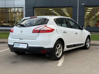 2011 Renault Megane III, белый, 600000 рублей, вид 5