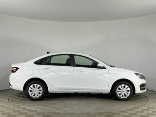 2024 Lada (ВАЗ) Vesta I Рестайлинг (NG), белый, 1376000 рублей, вид 4