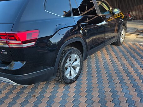2018 Volkswagen Teramont I, чёрный, 2950000 рублей, вид 2