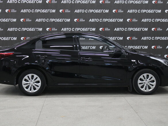2019 Kia Rio IV, чёрный - вид 1