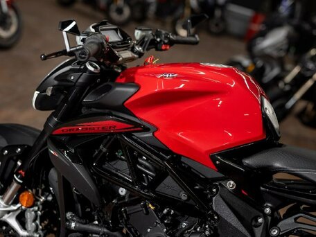 2020 MV Agusta Dragster 800, красный, 990000 рублей, вид 4