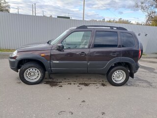 2016 Chevrolet Niva I Рестайлинг, коричневый, 580000 рублей, вид 5