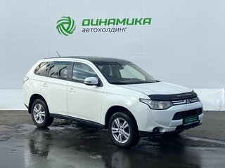 2012 Mitsubishi Outlander III, белый, 699000 рублей, вид 3