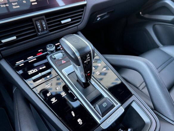 2022 Porsche Cayenne GTS Coupé III, серый, 13400000 рублей - вид 12