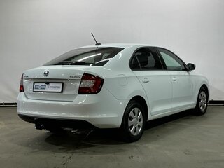 2017 Skoda Rapid I Рестайлинг, белый, 995000 рублей, вид 5