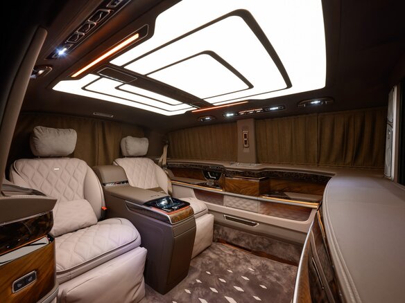 2026 Mercedes-Benz V-Класс Extra Long 300 d экстра длинный III (W447) Рестайлинг 2, чёрный, 54900000 рублей - вид 6