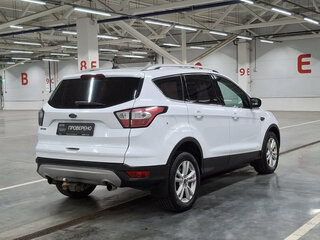 2017 Ford Kuga II Рестайлинг, белый, 1440000 рублей, вид 5