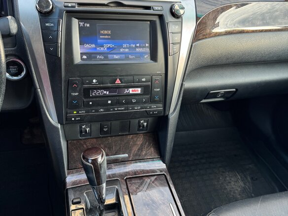 2015 Toyota Camry VII (XV50) Рестайлинг, чёрный, 2250000 рублей - вид 8