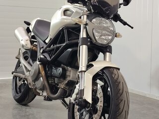 2008 Ducati Monster 696, белый, 379000 рублей, вид 3