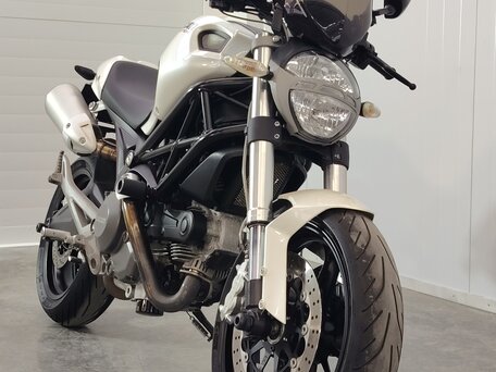 2008 Ducati Monster 696, белый, 379000 рублей, вид 3