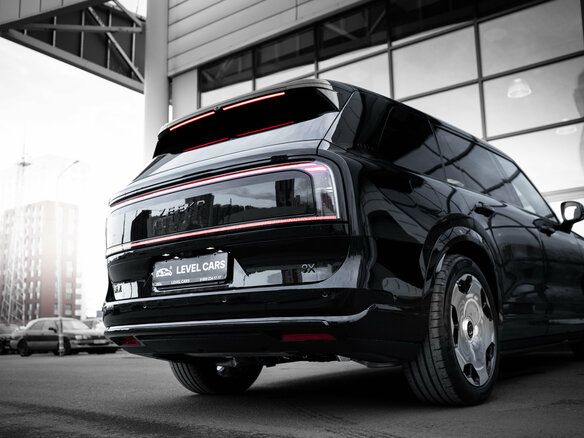 2025 Zeekr 9X 70 kWh, чёрный - вид 4