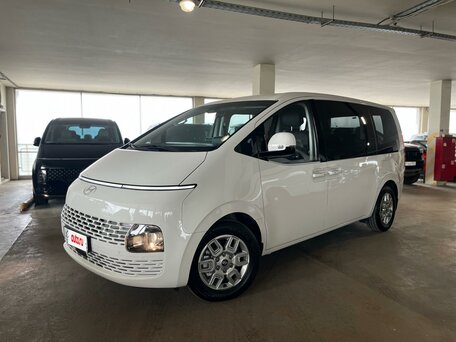2025 Hyundai Staria I, белый, 5699000 рублей, вид 2