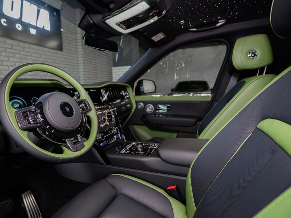 2025 Rolls-Royce Cullinan Black Badge I Рестайлинг (Series II), чёрный, 58000000 рублей - вид 13