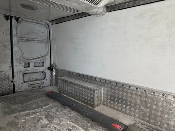 2008 Mercedes-Benz Sprinter, белый, 1500000 рублей - вид 3