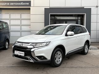 2021 Mitsubishi Outlander III Рестайлинг 3, белый, 2219000 рублей, вид 1