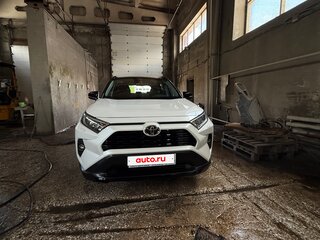 2021 Toyota RAV4 V (XA50), белый, 3870000 рублей, вид 2