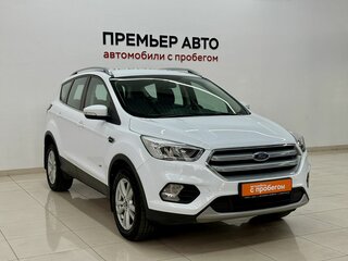 2018 Ford Kuga II Рестайлинг, белый, 1635000 рублей, вид 3